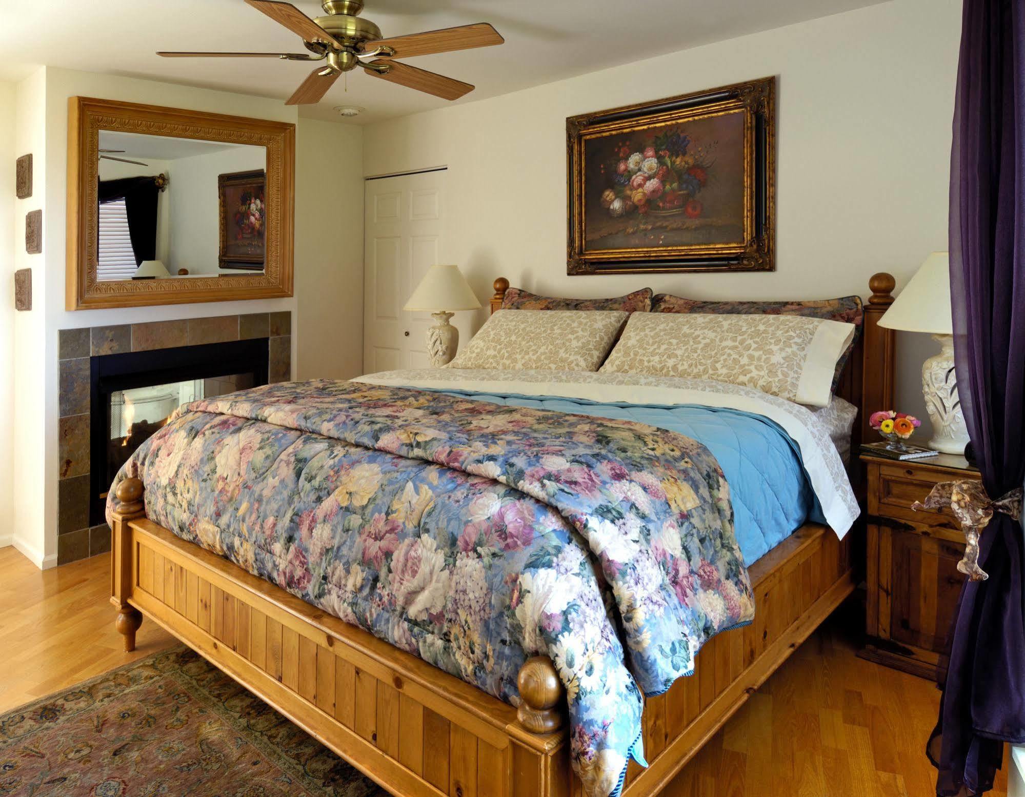 Colette'S Bed & Breakfast Port Angeles Eksteriør billede